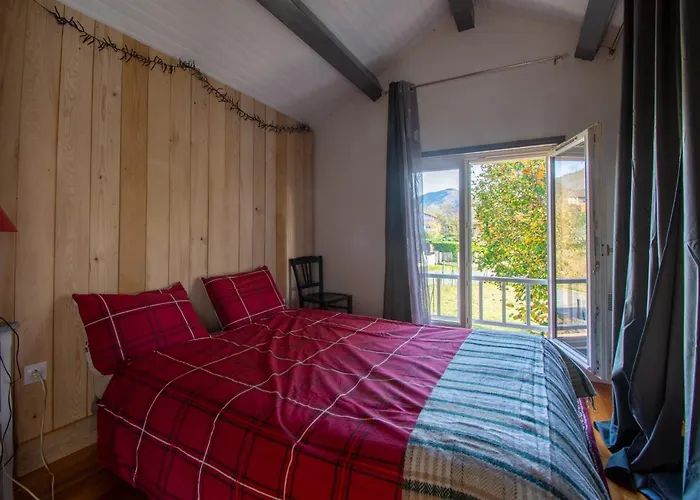 La Bergere - Proche Ax‑Les‑Thermes بيت للعطل *